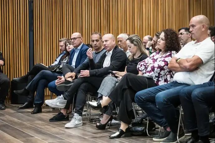 בכירי הספורט בדיון עם מיקי זוהר