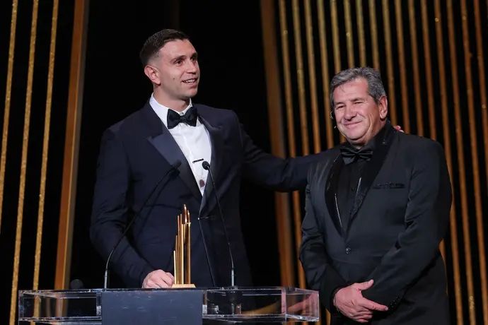אמיליאנו מרטינס זוכה פרס "יאשין" טקס כדור הזהב