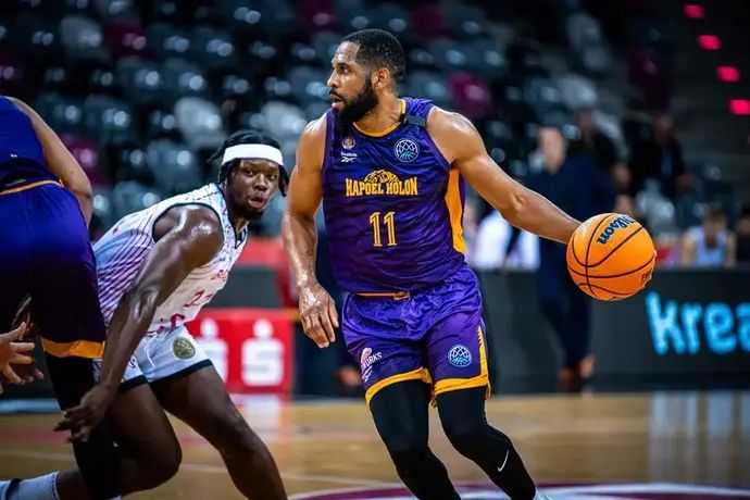 סי. ג'יי האריס, הפועל חולון