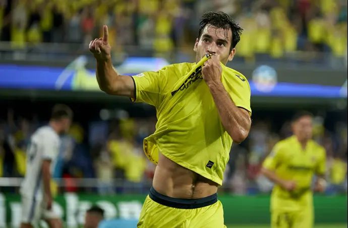 מאנו טריגרוס שחקן ויאריאל חוגג שער