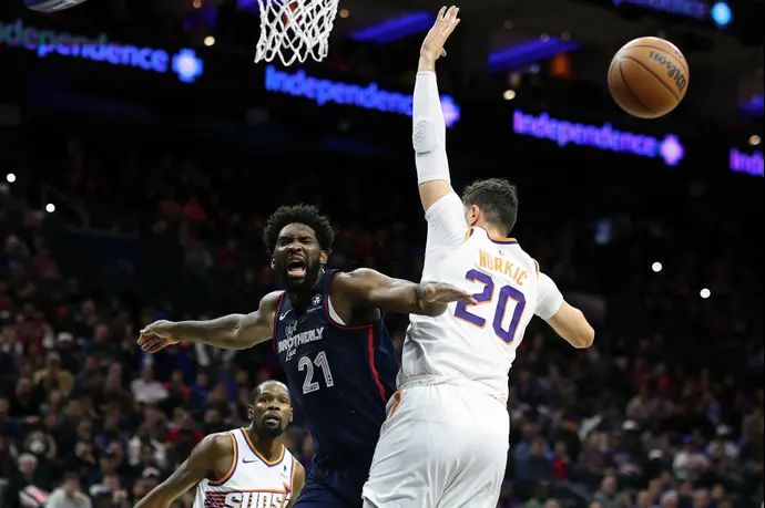 שחקן פילדלפיה 76' ג'ואל אמביד