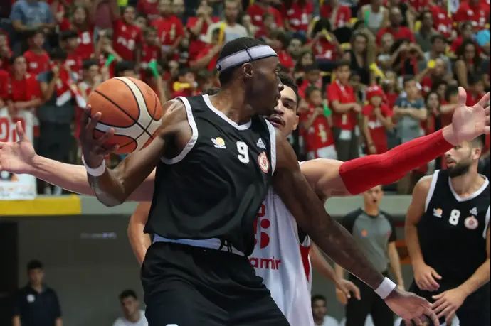 שחקן הפועל עפולה ג'ימי הול