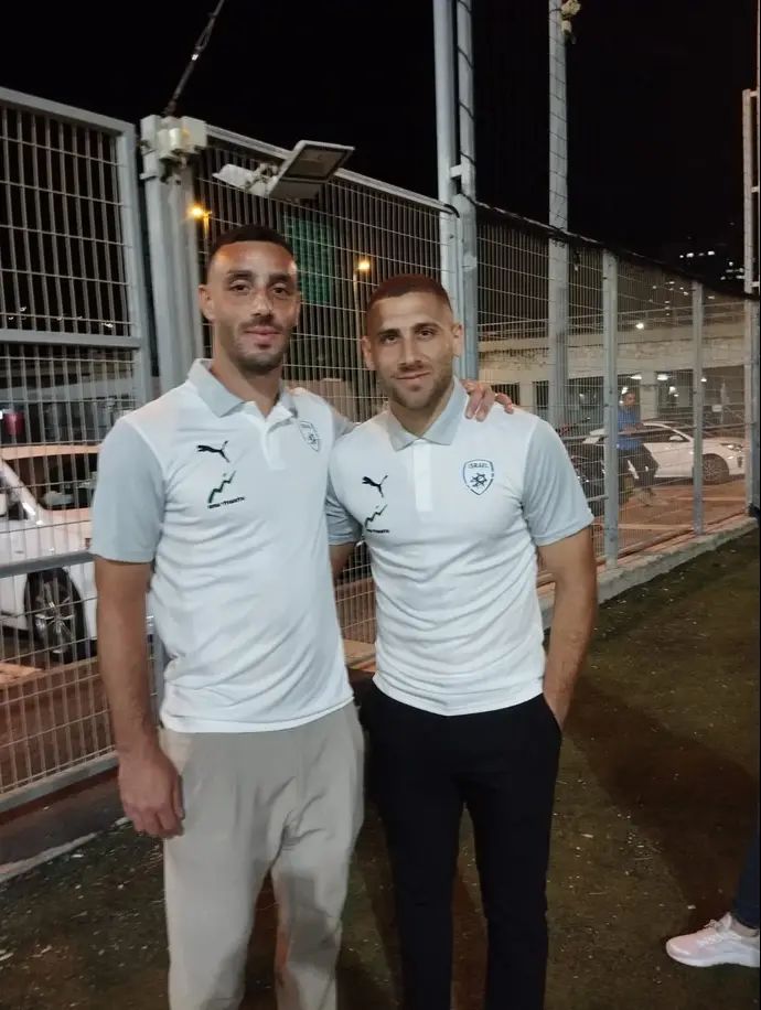 נטע לביא לצד שון וייסמן נבחרת ישראל