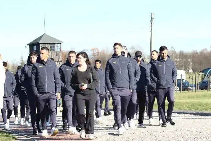 שחקני מכבי תל אביב במיידנק