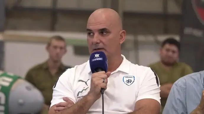 סערה בממלכה 'מתגייסת' עם אלון חזן, דולב חזיזה, ישראל קטורזה