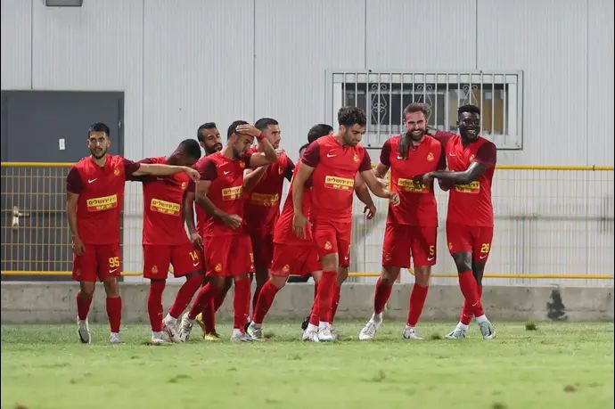 שחקני מ.ס. אשדוד חוגגים