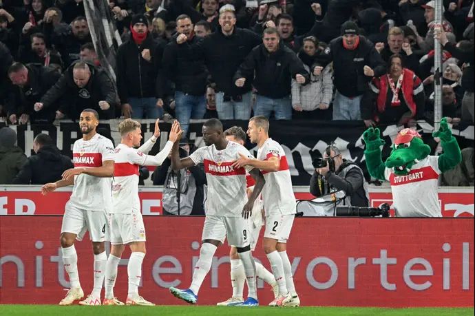 סרו גריאסי חוגג עם שחקני שטוטגרט