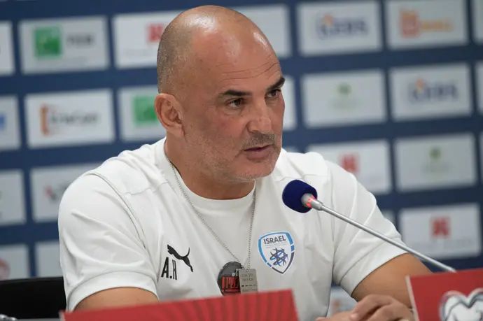 מאמן נבחרת ישראל אלון חזן