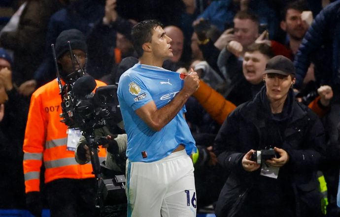 רודרי שחקן מנצ'סטר סיטי חוגג שער