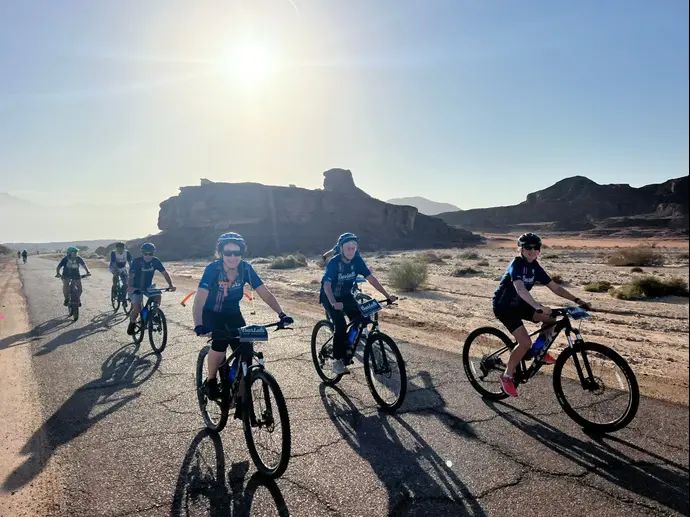 רכיבה בפארק תמנע