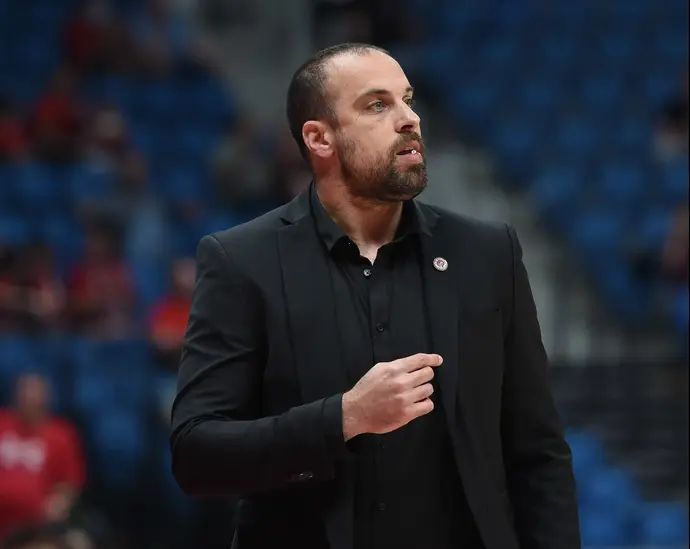 מאמן הפועל ירושלים יותם הלפרין