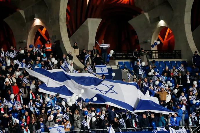 אוהדי נבחרת ישראל נגד שוויץ
