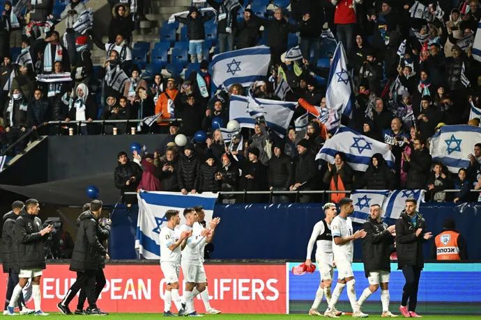 שחקני נבחרת ישראל מודים לקהל