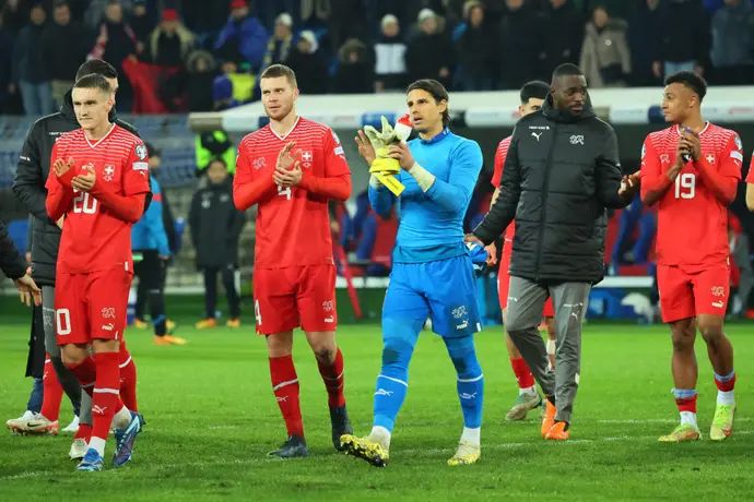 שחקני נבחרת שוויץ מודים לקהל