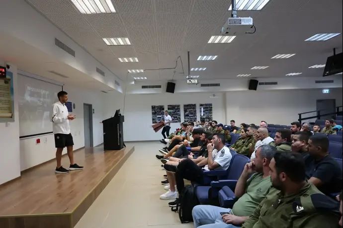 רמי גרשון מכבי חיפה בבסיס חיל הים