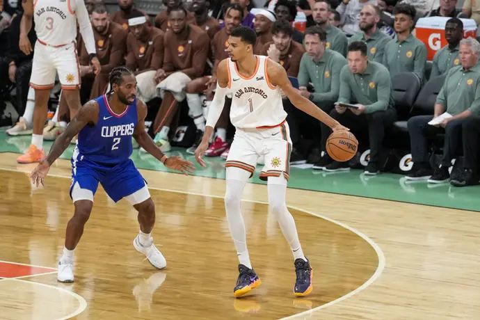 ויקטור וומבניאמה מול קוואי לאונרד