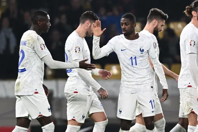 רנדל קולו מואני לצד עוסמאן דמבלה נבחרת צרפת