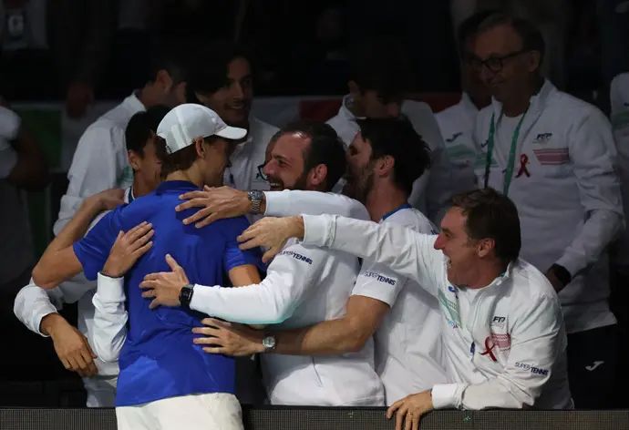 יאניק זינר עם טניסאי נבחרת איטליה, גביע דייויס