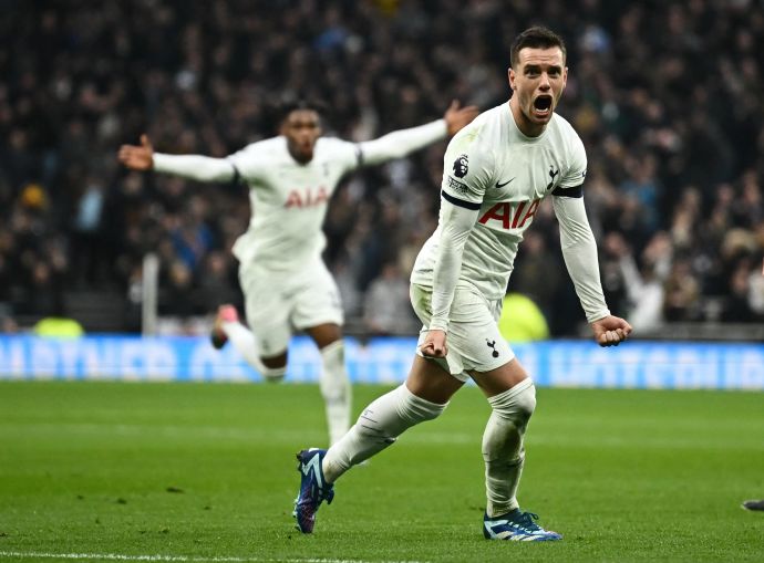 שחקן טוטנהאם ג'ובאני לו סלסו חוגג שער