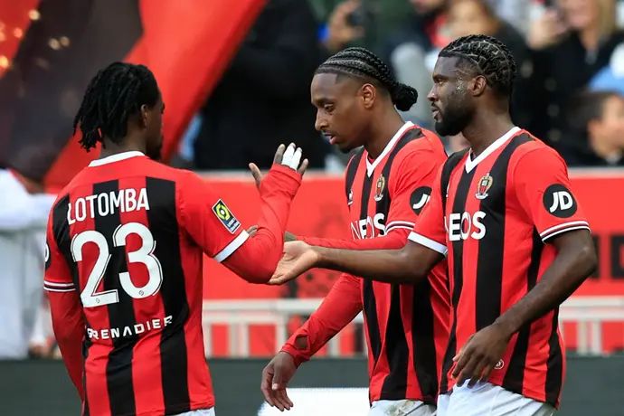 טרם מופי חוגג עם שחקני ניס