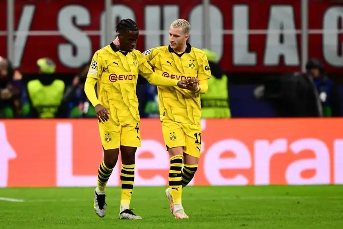 שחקני בורוסיה דורטמונד מרקו רויס, ג'יימי ביינו גיטנס