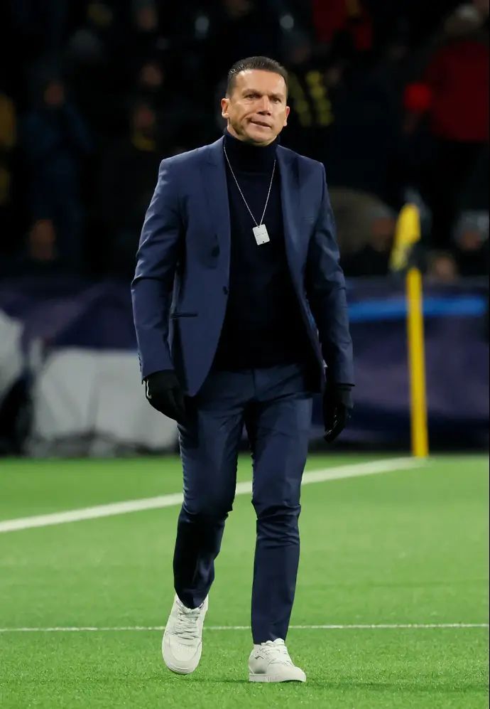 ברק בכר מאמן הכוכב האדום בלגרד