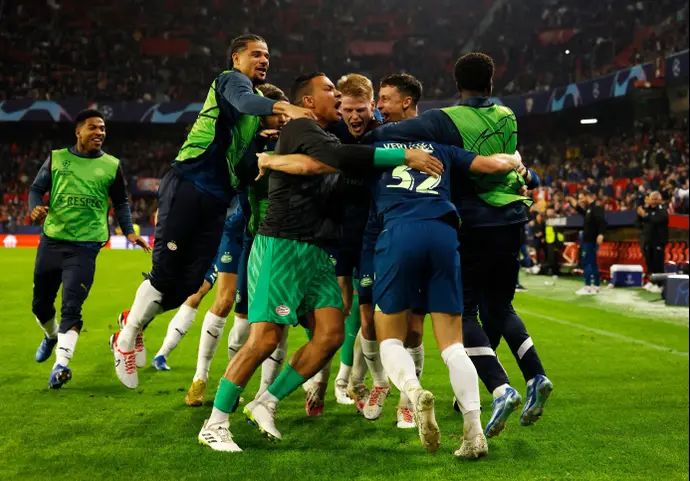 שחקני פ.ס.וו איינדהובן חוגגים