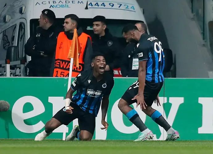 רפאל אוניידיקה, שחקן קלאב ברוז' חוגג