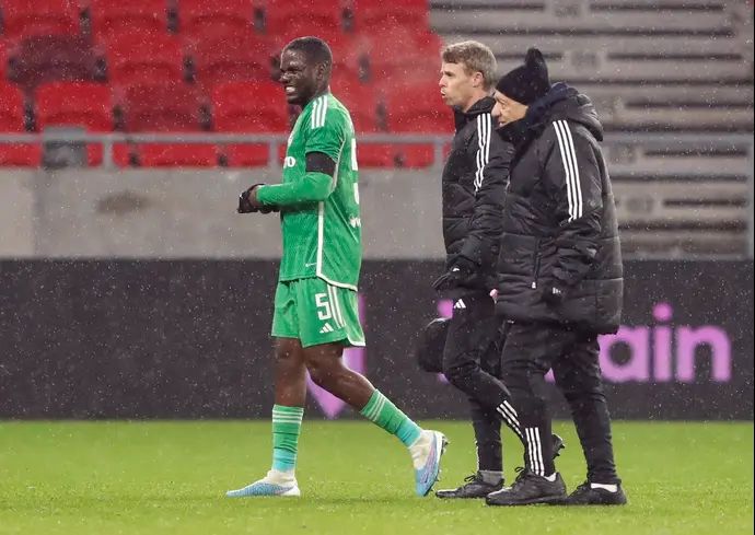 שחקן מכבי חיפה, שואו, מוחלף אחרי פציעה