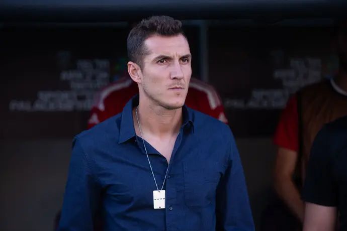 מאמן הפועל תל אביב בורחה למה