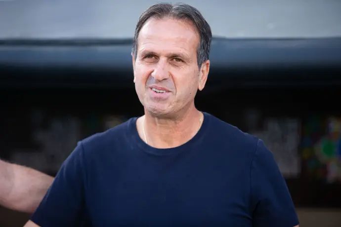 מאמן הפועל חיפה רוני לוי