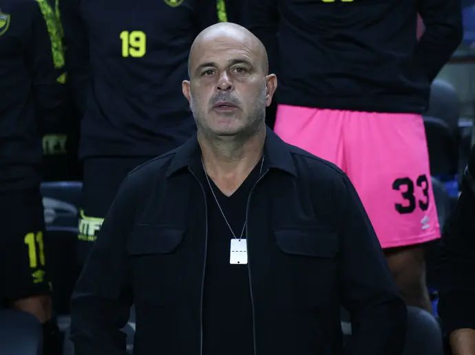 יוסי אבוקסיס מאמן בית"ר ירושלים