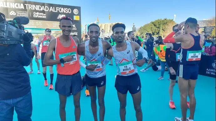 גשאו איילה, גירמה אמרה, איימרו עלמיה במרתון ולנסיה