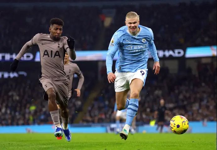 ארלינג הולאנד מנצ'סטר סיטי מול אמרסון טוטנהאם