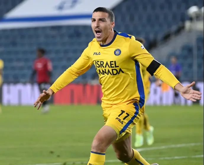 אושר דוידה שחקן מכבי תל אביב חוגג שער