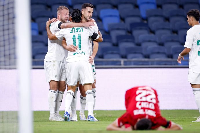 דין דוד חוגג עם ליאור רפאלוב מכבי חיפה