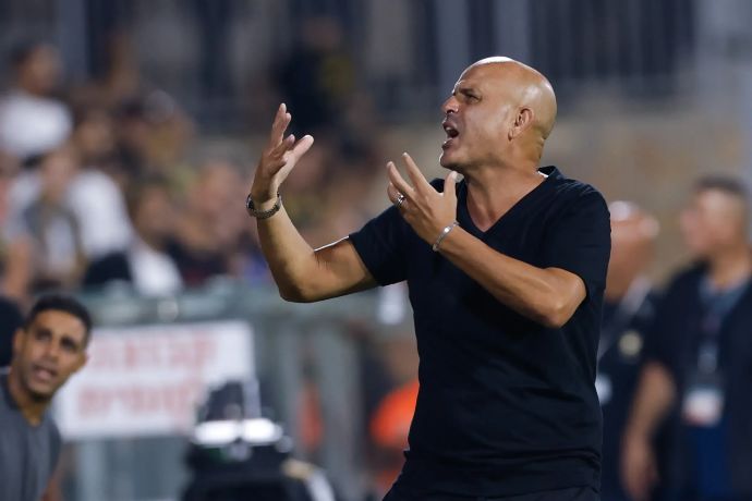 מאמן בית"ר ירושלים יוסי אבוקסיס