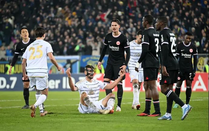 קאי ברונקר שחקן זארבריקן חוגג שער