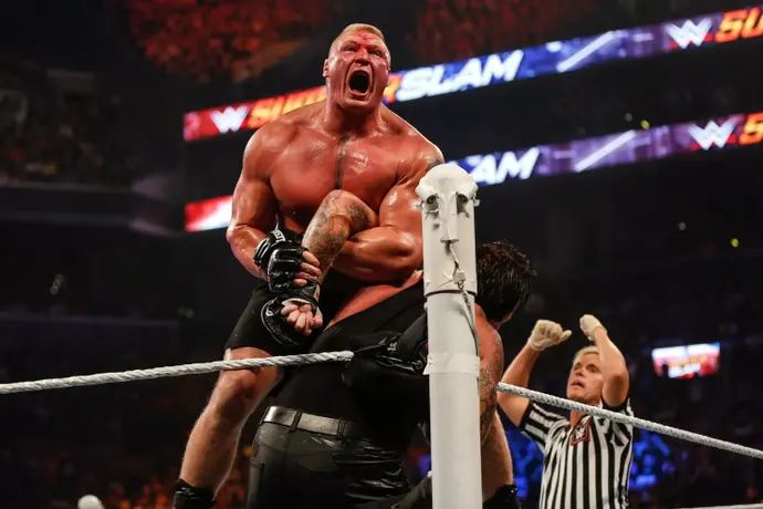 ברוק לסנר נגד אנדרטייקר, WWE