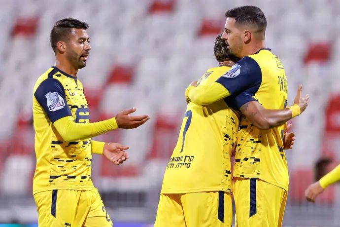 שלומי אזולאי, נעאל חוטבא