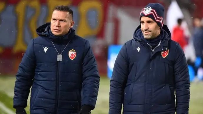 ברק בכר מאמן הכוכב האדום בלגרד עם מאמן השוערים גיא ויזינגר