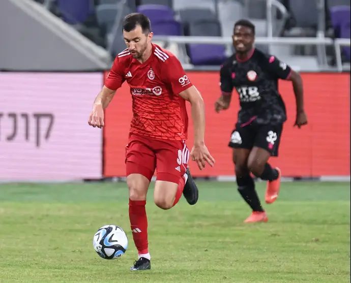 שחקן הפועל תל אביב, אלן אוז'בולט