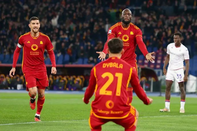 רומלו לוקאקו חוגג עם פאולו דיבאלה רומא