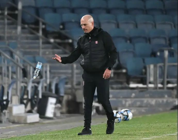 מאמן הפועל ירושלים זיו אריה