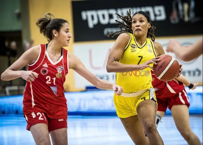 ג'ני סימס, שחקנית אליצור רמלה