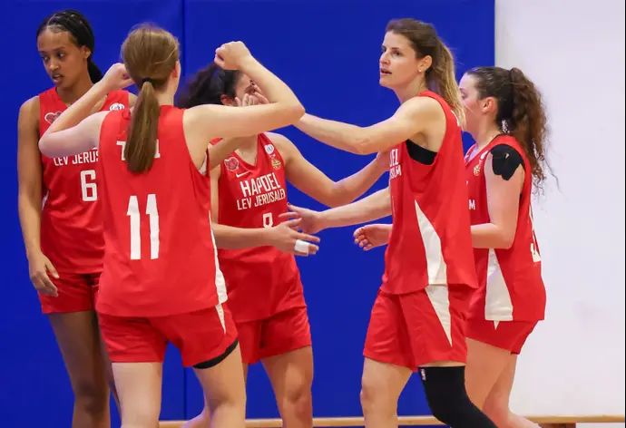 שחקניות לב ירושלים