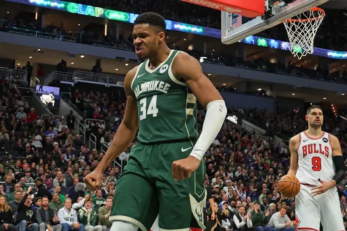 יאניס אנטטוקומפו, מילווקי באקס