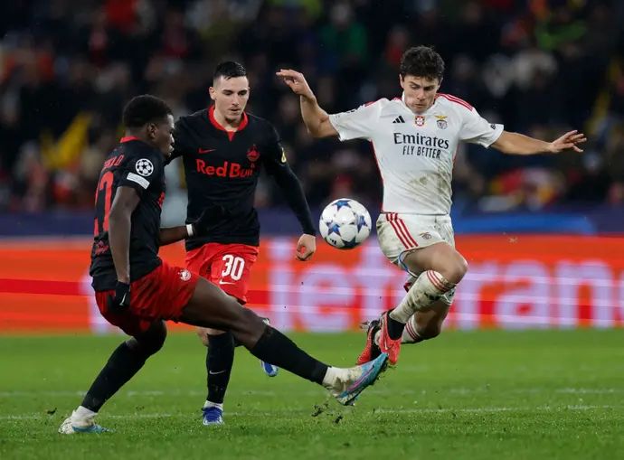 אוסקר גלוך זלצבורג מול בנפיקה