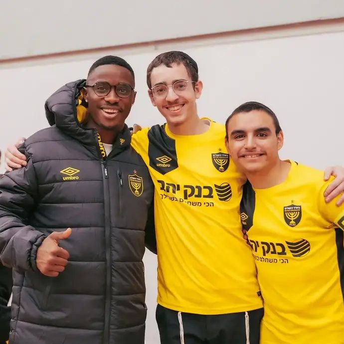 טימו מוזי בפעילות של בית"ר "שלוה" ירושלים