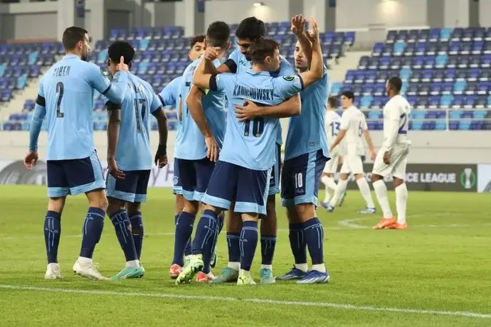 שחקני מכבי תל אביב חוגגים